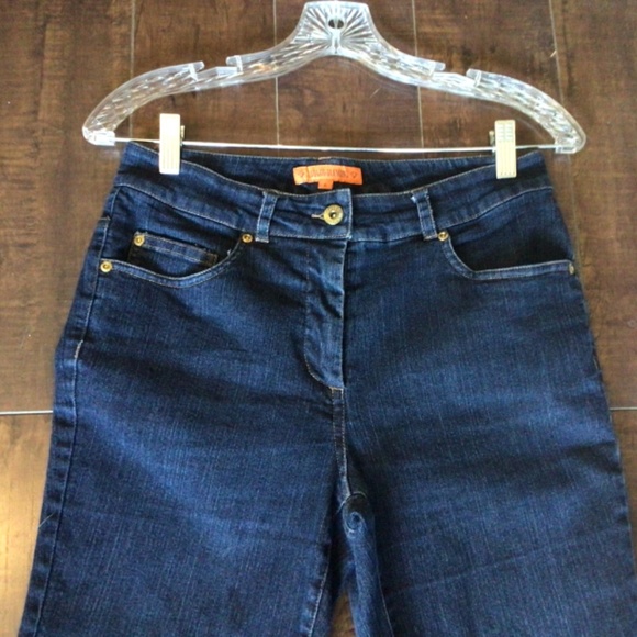 Ladies skinny stretch dark blue jeans. Sz 6 with 28.5” inseam - Picture 2 of 13